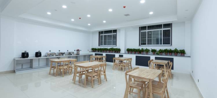 紫东商务酒店(唐河基地店)图片