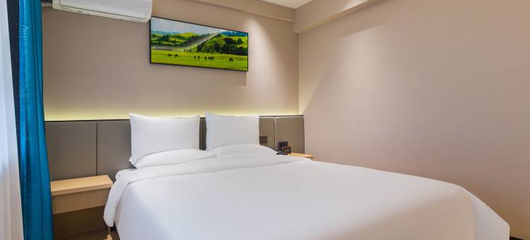 优叶酒店(伊宁六星街解放路店)图片