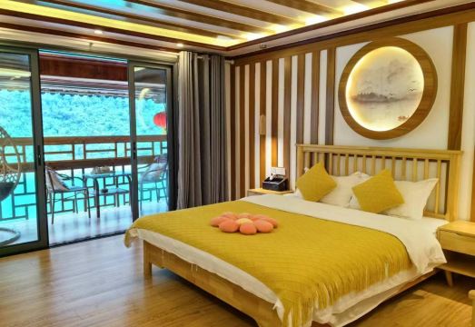 龚滩古镇巴适客栈外景图