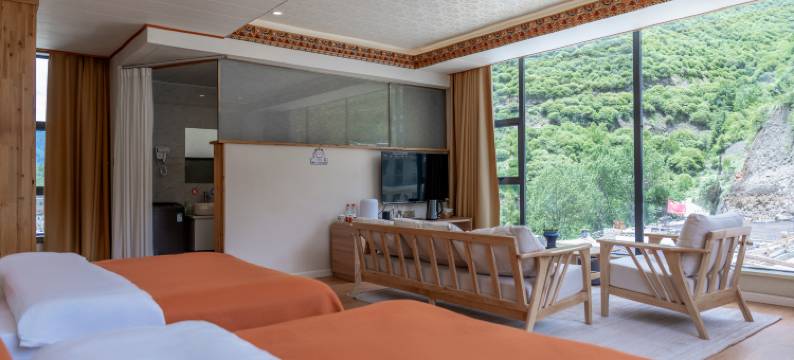 云顶望山丨半山月舍(四姑娘山长青山寨观景平台店)图片