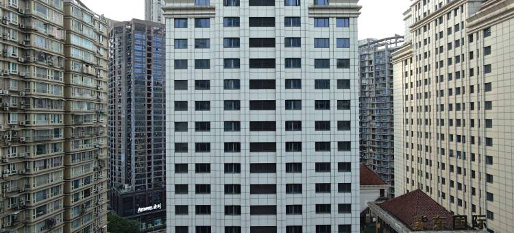 重庆穿渝里高空江景酒店(解放碑步行街洪崖洞店)图片