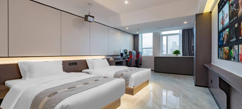 涔蜂电竞电影酒店(宽窄巷子店)图片