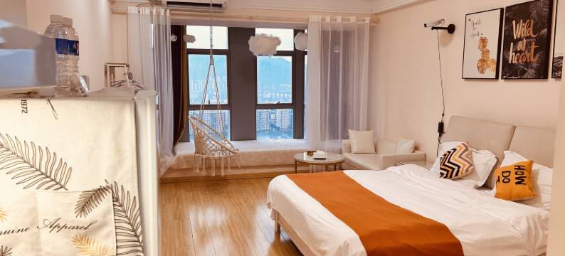 初夏民宿(人民广场店)图片