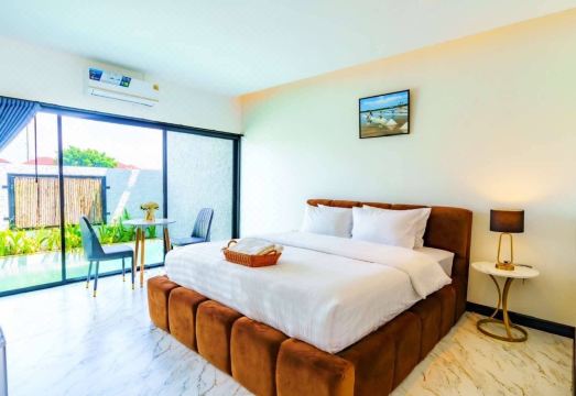 R Resident Resort Hotel Overview