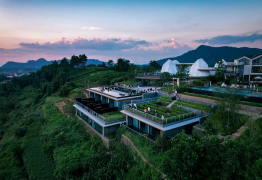 新昌山中来信·观岚听云民宿外景图