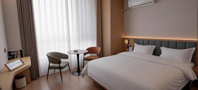 语朵酒店(慧鹏月亮湾商业街店)图片