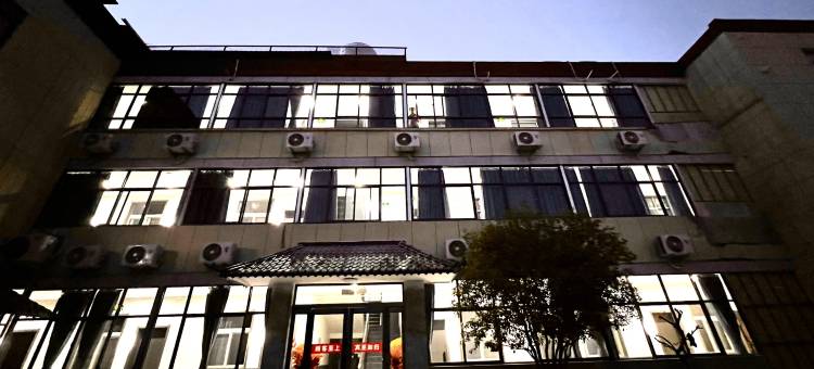 青桔商务宾馆(第十一中学店)图片