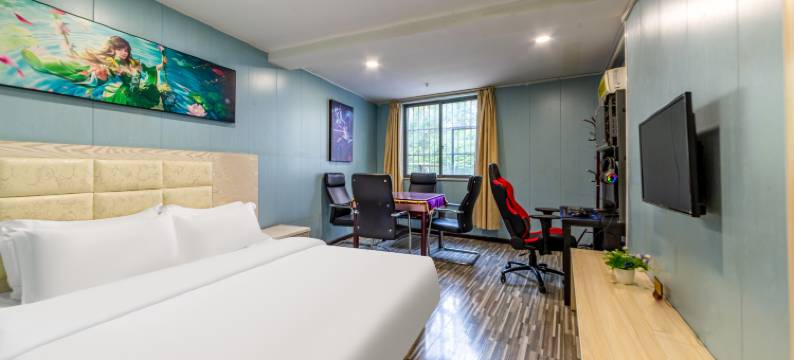 e拾光电竞酒店(武汉理工大学余家头校区店)图片