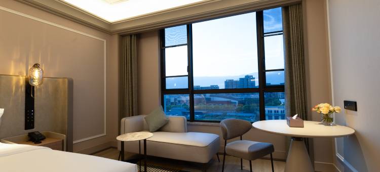 美居酒店(普陀山机场朱家尖蜈蚣峙码头店)图片