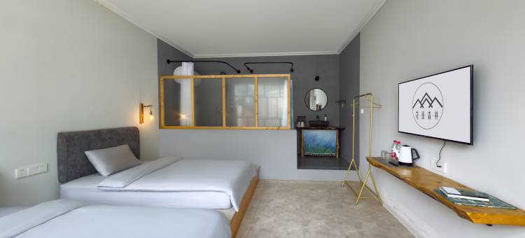 Forest｜花斑森林设计师民宿(特克斯店)图片