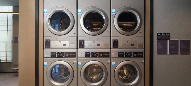 珲春欧式街新安路亚朵酒店图片