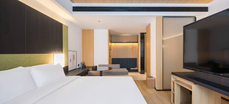 SFEEL设计师酒店(兰州张掖路西关地铁站店)图片