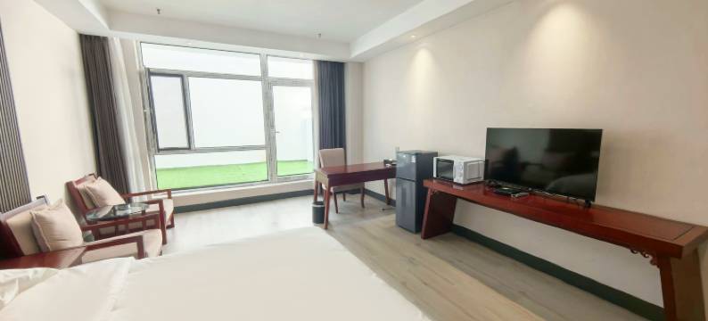 铂岸小筑·Life轻奢设计美宿(乌兰察布站高铁站店)图片