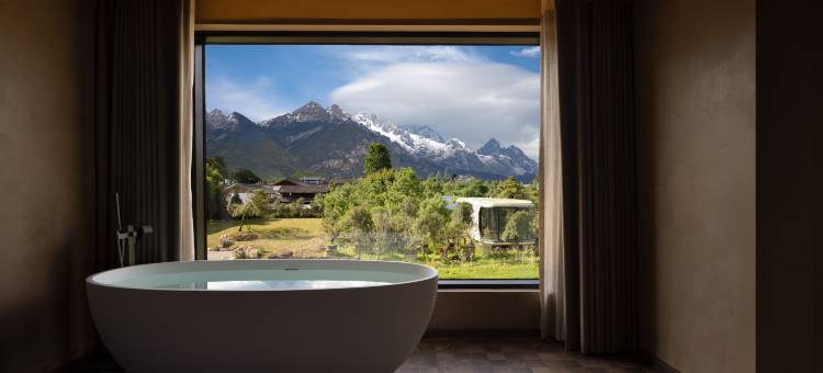 山屿邻·日照金山｜雪山全景野奢汤池度假Villa图片