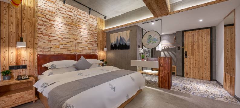 逸品居(广州新白云国际机场形象店)图片