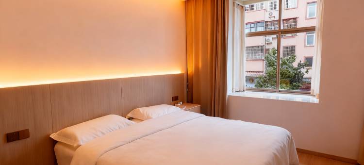 云漫岚星酒店(天门山索道站店)图片