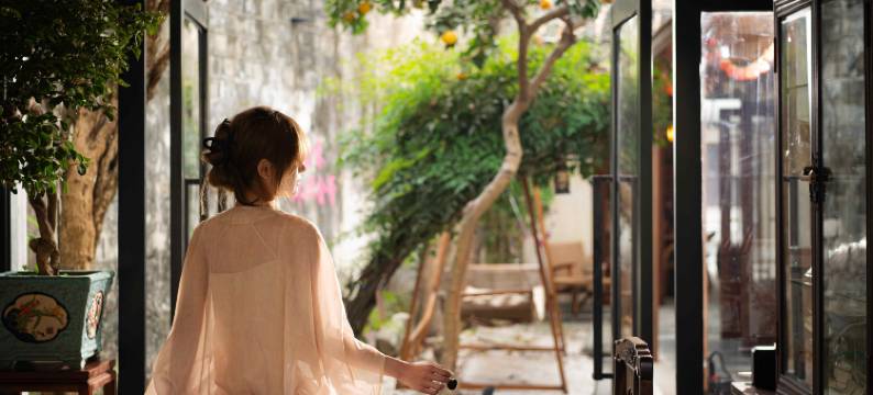 浔书坊・InkRiverside・临河设计师民宿(南浔古镇景区内百间楼店)图片