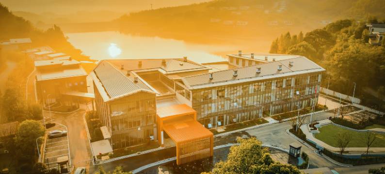 湖州芳菲学苑酒店图片