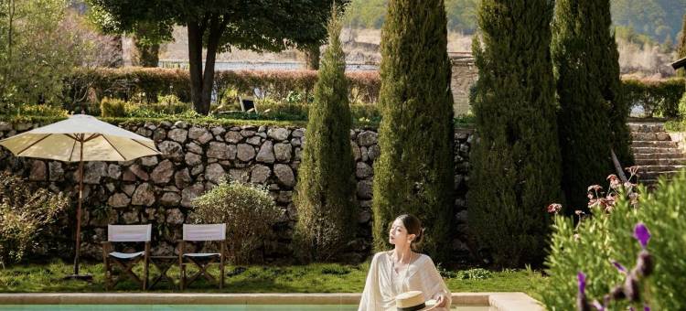 泸沽湖玉鹿庭湖景度假庄园图片