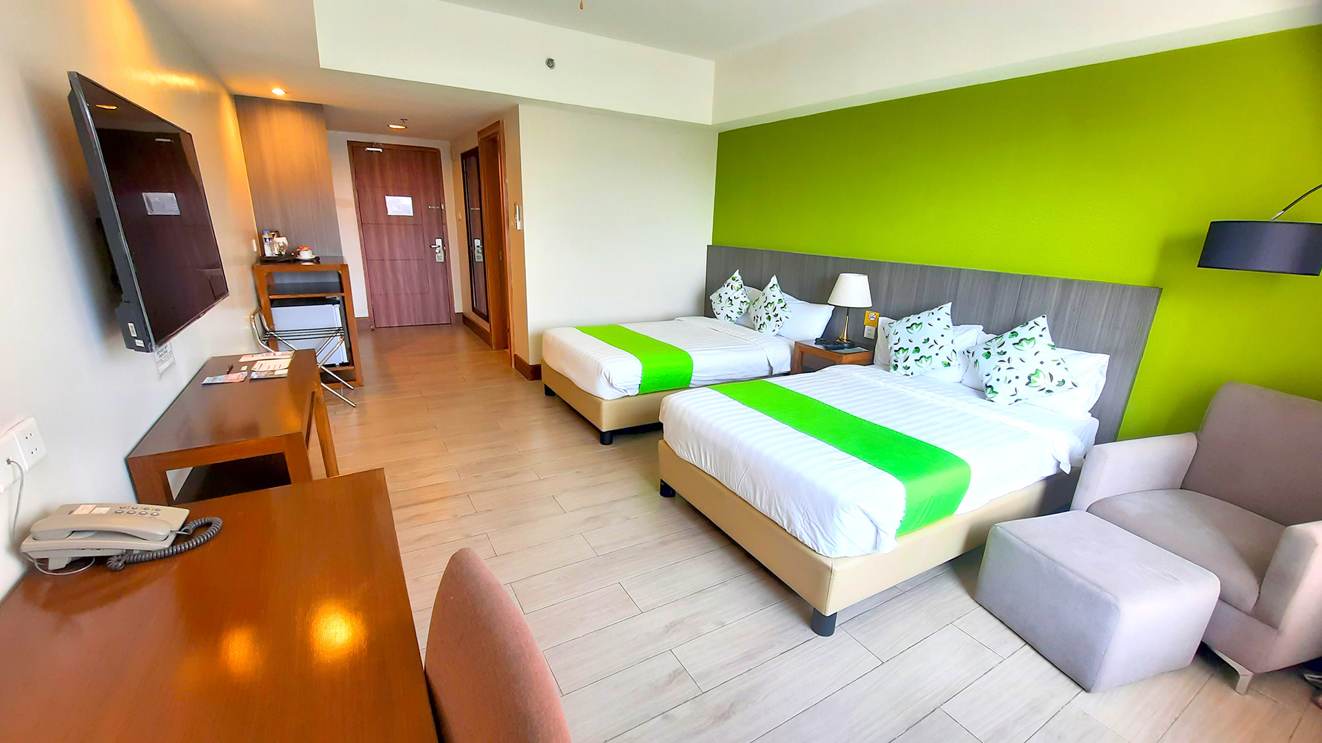 Newtown Plaza HotelOver view