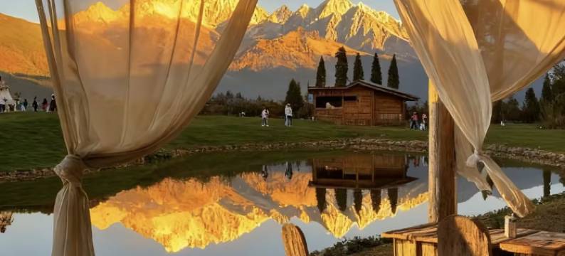 藏亭纳苑Auspicious·藏艺空间丨雪山映月观景度假民宿图片