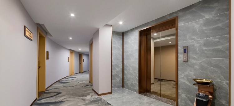 亿顺戴斯·智能影音酒店(桂林北站万达广场店)图片