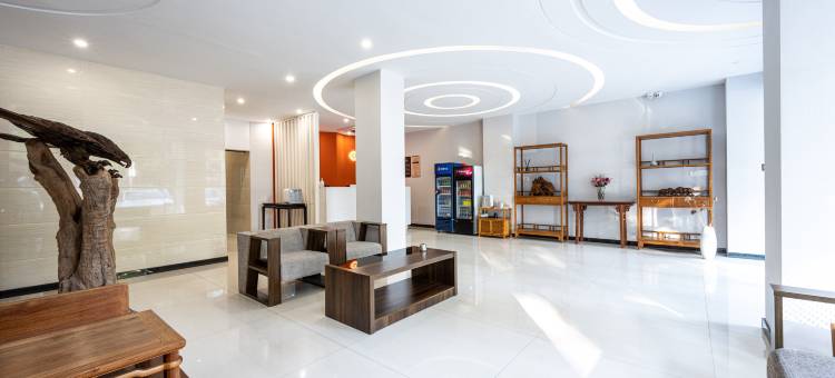 艾里偶寓酒店(三凌广场鲤南美食街店)图片