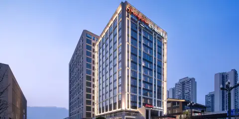 宜賓高鐵站希爾頓歡朋酒店