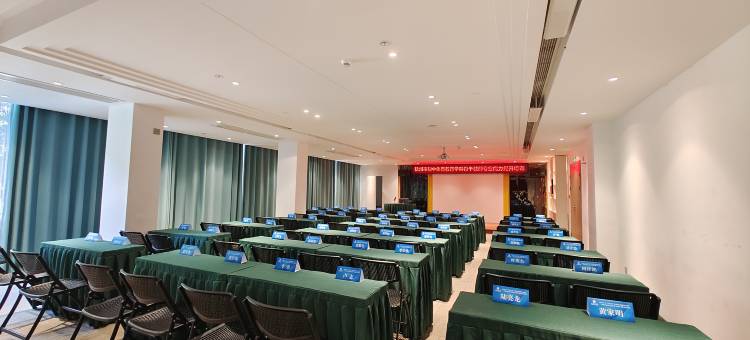 白玉兰酒店(钦州湾广场高铁东站店)图片