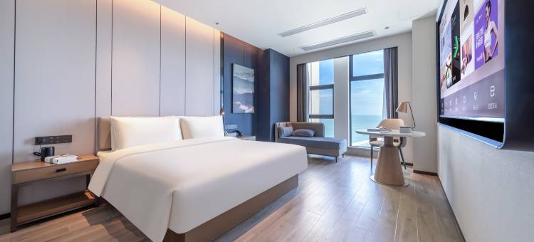海口滨海大道西秀海滩亚朵酒店图片