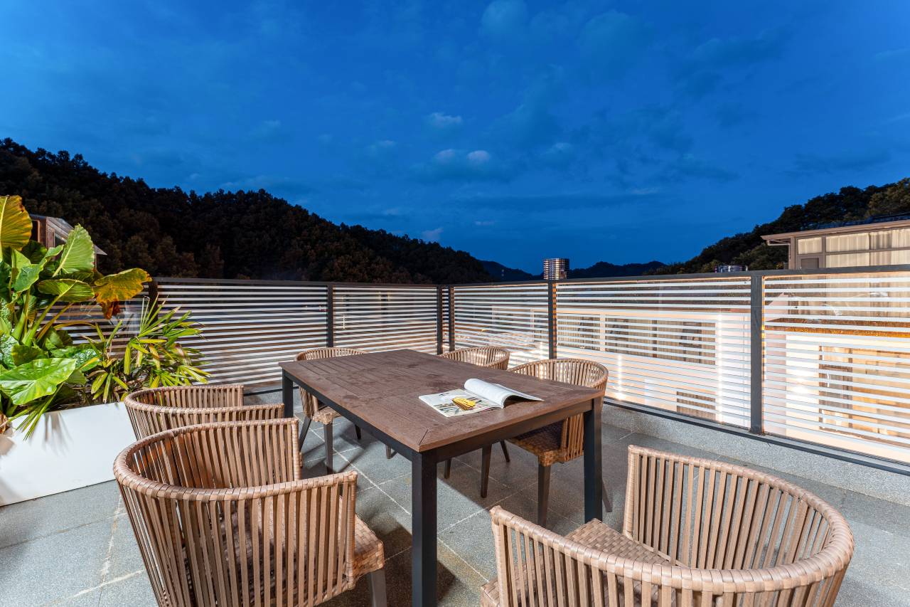 花筑·栾川观山月民宿(老君山中灵索道店)图片