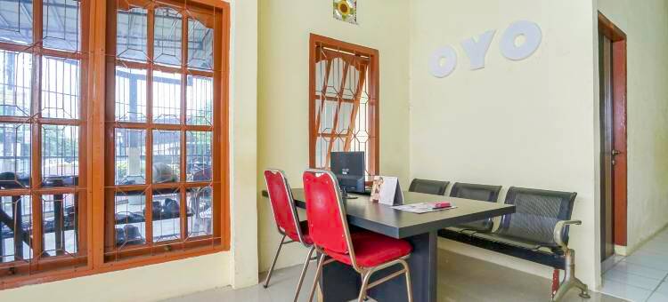 OYO Life 2502沙雅利亚特里安塔玛寄宿(OYO Life 2502 Syariah Triantama Kost)图片