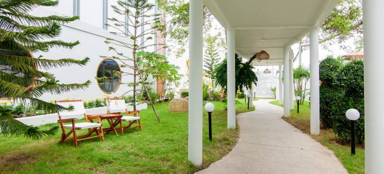 黄金中天海滩酒店(Golden Jomtien Beach Hotel)图片