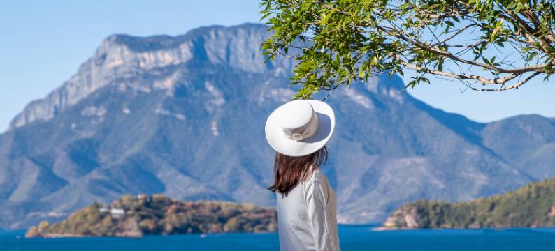 泸沽湖叙旧•山海事酒店图片