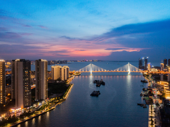海口外滩公寓(云洞图书馆骑楼老街店)