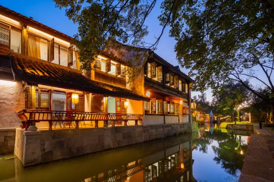 花筑·鉴水阁·越韵千年·闲庭雅聚美宿(柯岩风景区鉴湖店)