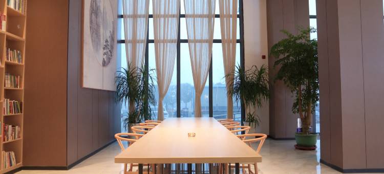 蓝湾酒店(泌阳铜山湖大道店)图片