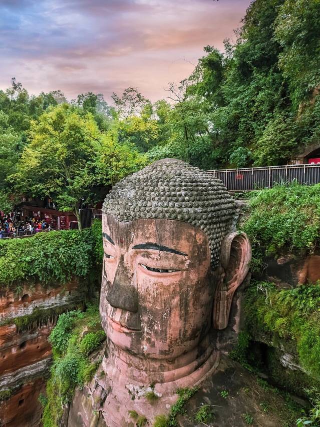 SFEEL设计师酒店(乐山张公桥美食街店)图片