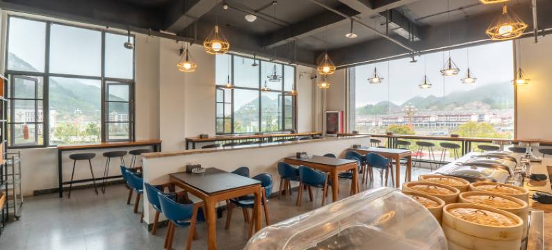 百里杜鹃唐卡花畔酒店图片