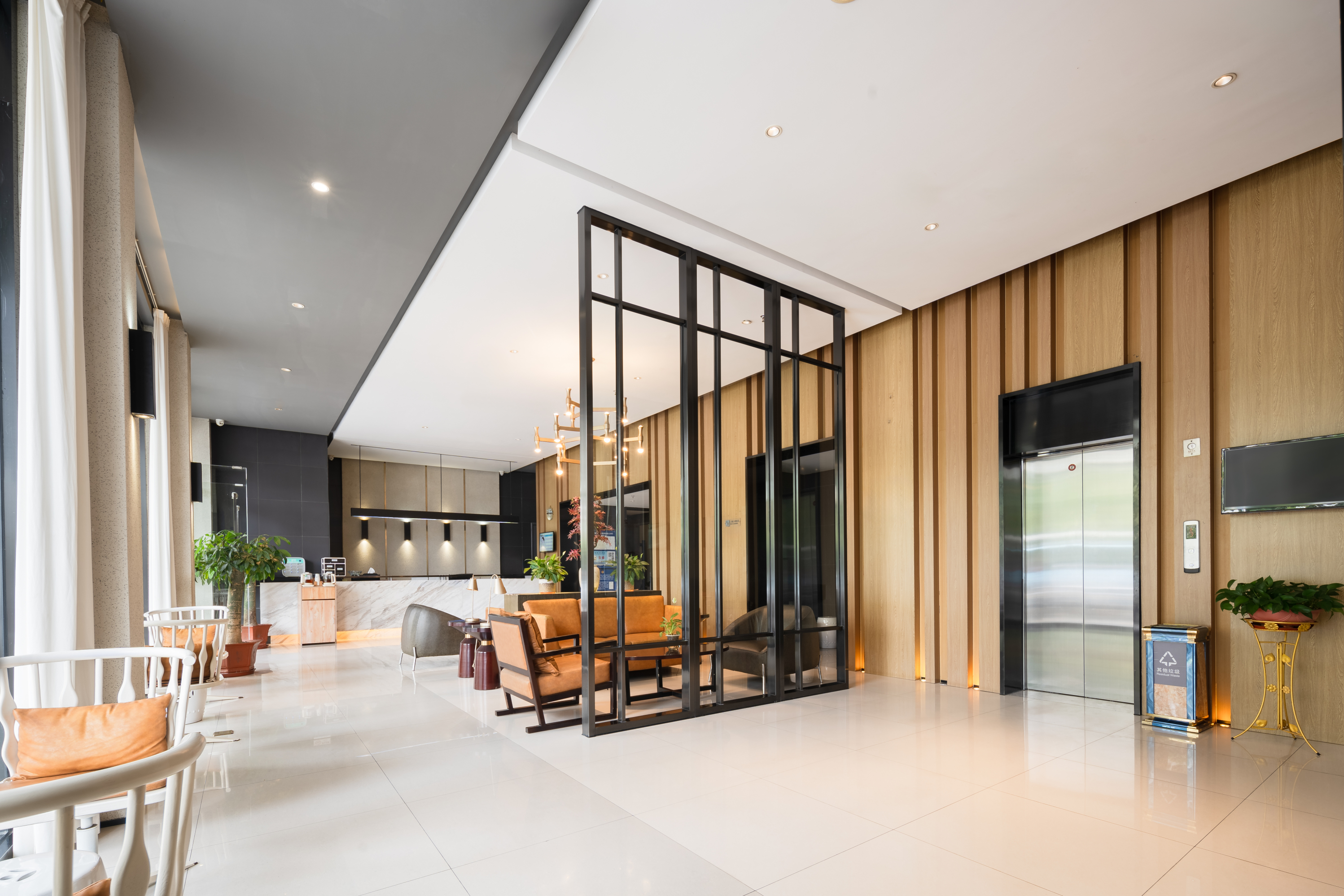 TOWO Shangpin Hotel (Shenzhen Bitou Subway Station) Over view