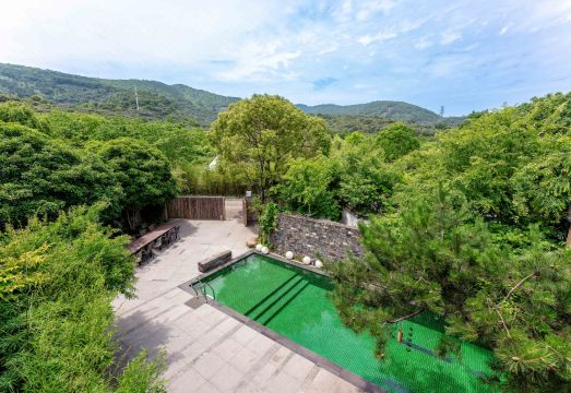 Yuyin Mountain Luxury Boutique Homestay over view