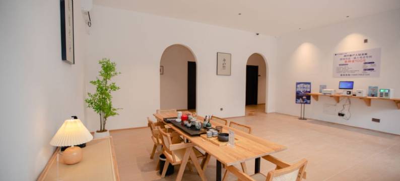 东舍公寓(衢州凤凰湖公园店)图片