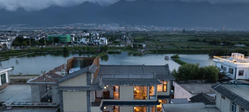 一宿YISUINN·栖海见山度假民宿(龙龛码头洱海生态廊道店)图片