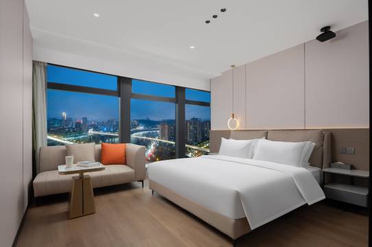 欧辰高空江景酒店(重庆观音桥北滨一路店)图片