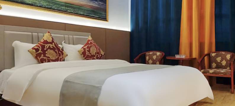 怡湖华庭酒店(青海湖二郎剑景区店)图片