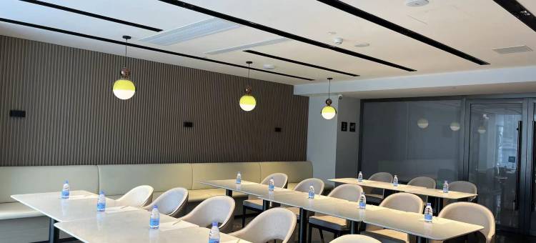 林芝巴宜南粤大道亚朵酒店图片