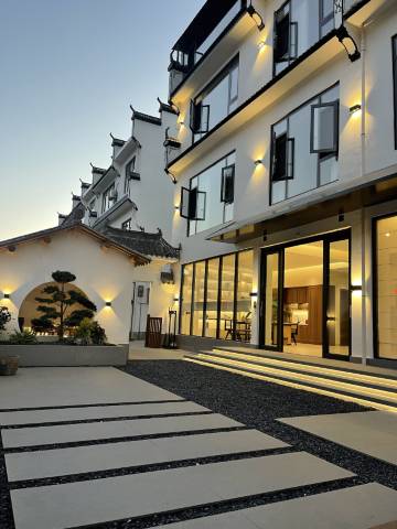 慢度时光·Slowly云岫山宿美学设计师观景美宿(婺源高铁站店)