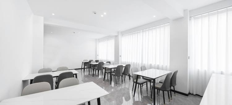 朵兰·智能影音酒店(大理高铁站洱海公园店)图片