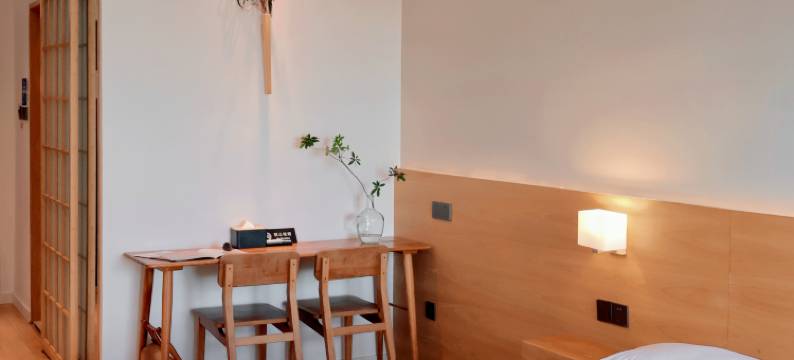 麓屿·高空观景酒店(昆明春融街地铁站店)图片