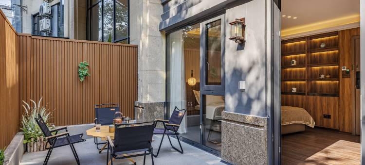 湖畔酒店(西樵山景区听音湖店)图片